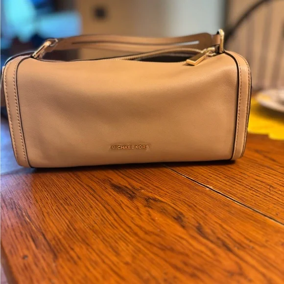 Michael Kors Orchard Barrel Top Handle Crossbody Shoulder Bag Camel - Picture 4 of 6